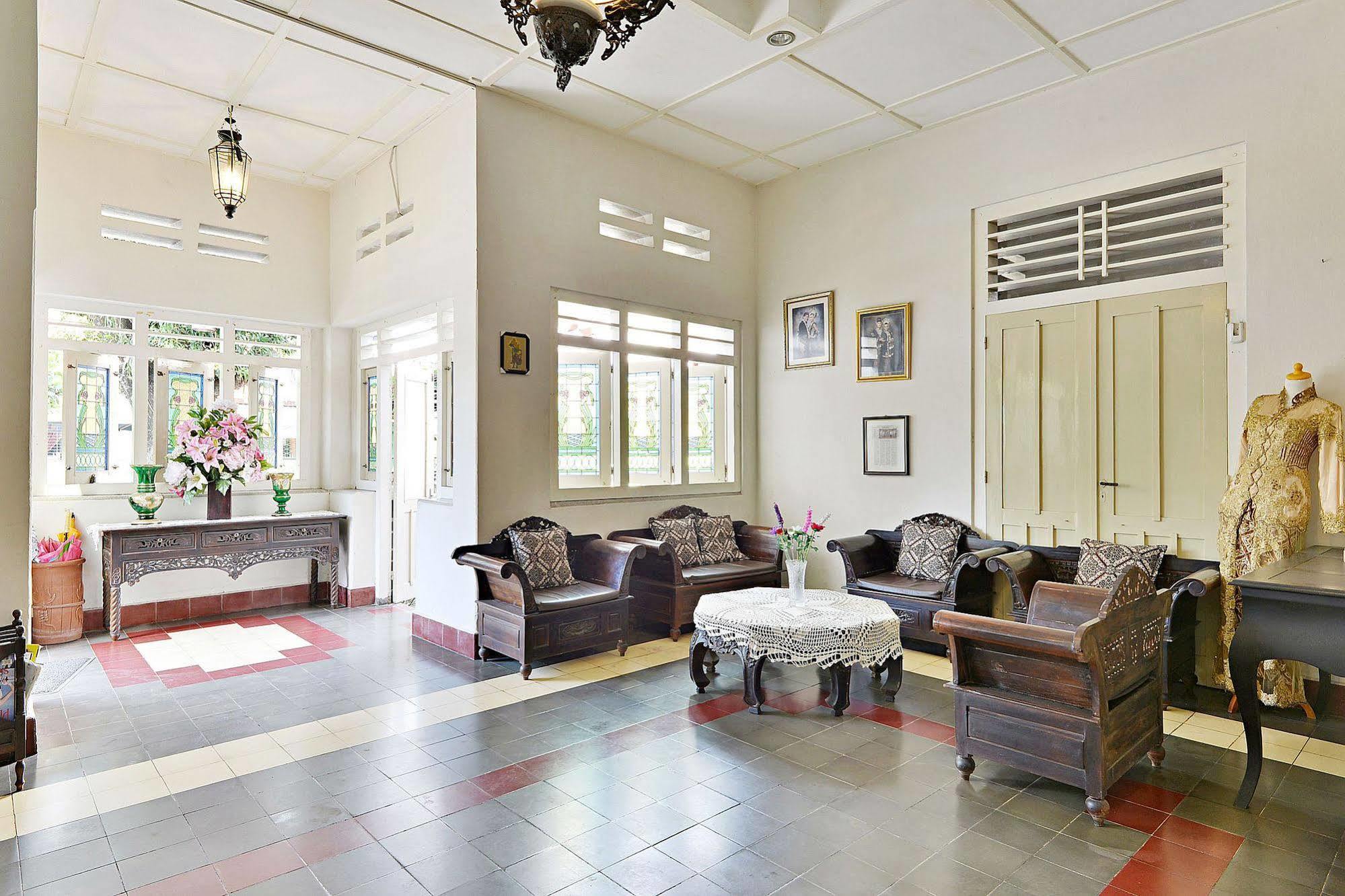 Zen Rooms Panembahan Kraton Yogyakarta Extérieur photo