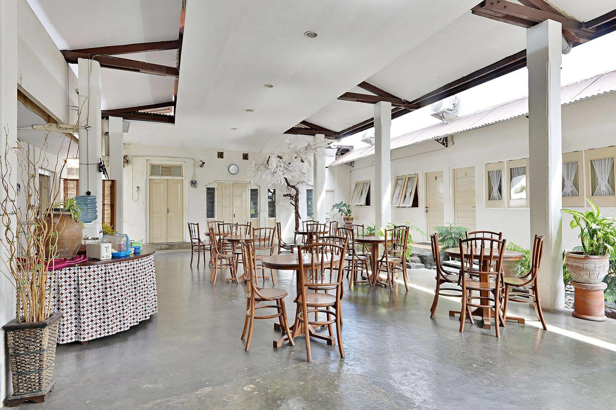 Zen Rooms Panembahan Kraton Yogyakarta Extérieur photo