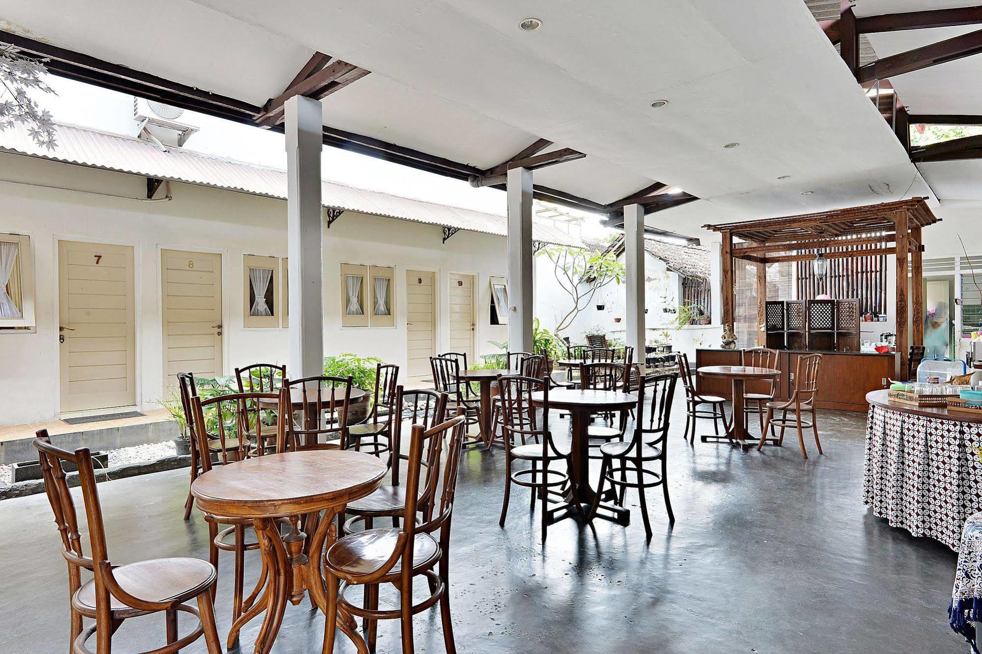 Zen Rooms Panembahan Kraton Yogyakarta Extérieur photo